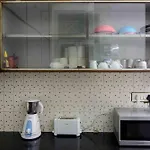 Room In Bb - Hauz Khas 3 Rooms Bnb
